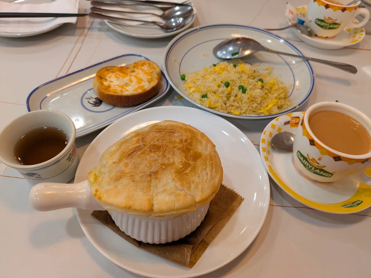 french baked lobster soup with puff pastry 法式酥皮焗龙虾汤